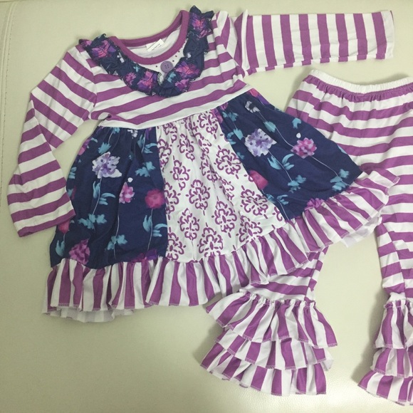 Floral 🌸🌺🌸 Embroidered pants outfit - Picture 3 of 8